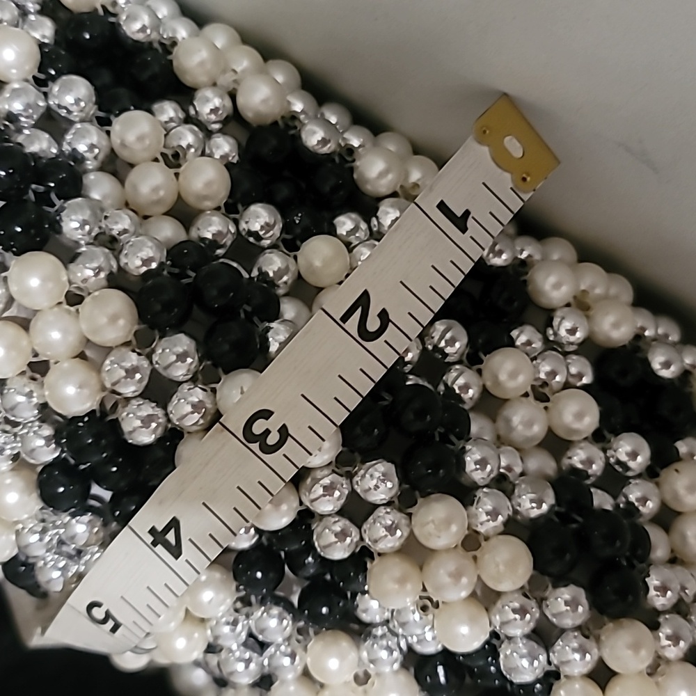 Elegant Black and White Beaded Women's Bag - Picture 10 of 11